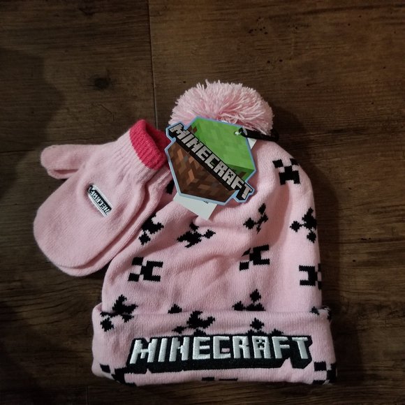Minecraft creeper toque (hat) and glove set - Picture 1 of 3